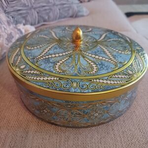 Elegant Gold and Blue Jewelry Organizer